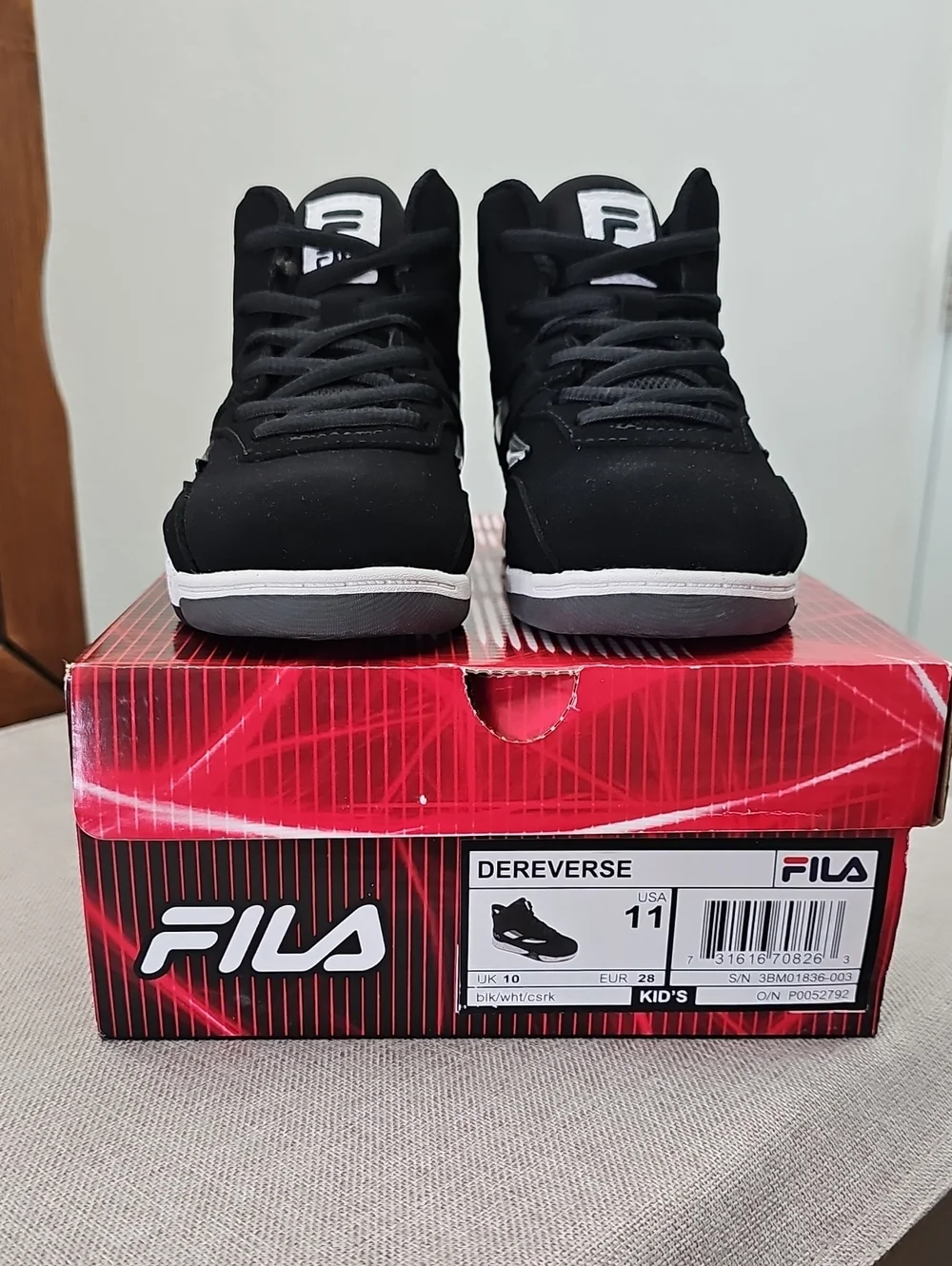 Fila Dereverse Boys Sneakers Size 11. Color Black, White (632)